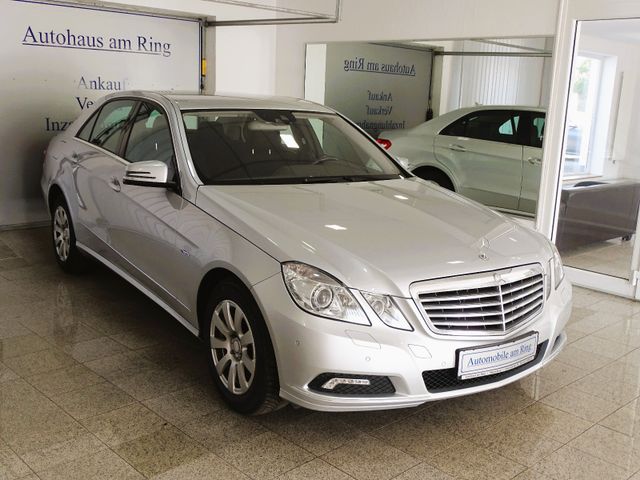 Mercedes-Benz E 220 CDI Elegance Automatik Xenon Comand PDC !!