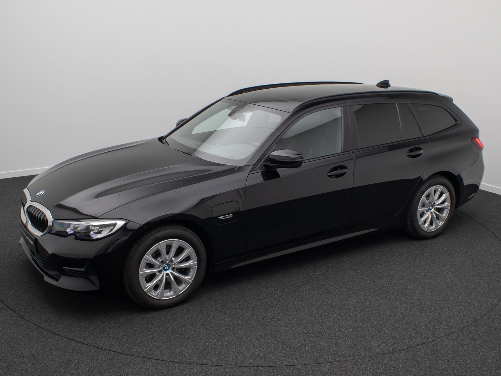 Fahrzeugabbildung BMW 320e Alarm LED DAB Panorama Leder M Sportleder