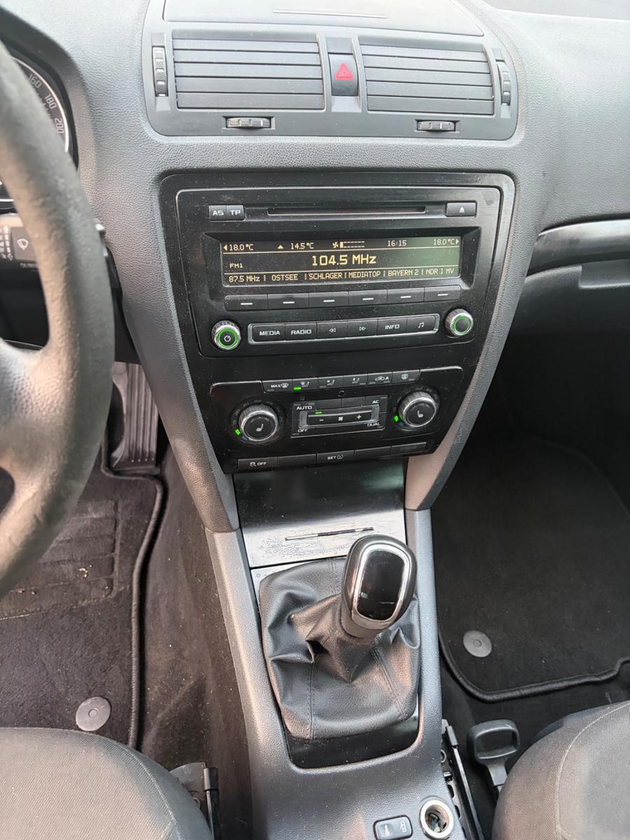 Skoda Octavia 2012 — photo 12