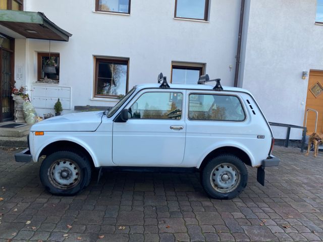 Lada Niva 1.7i 4x4 - *TÜV NEU*