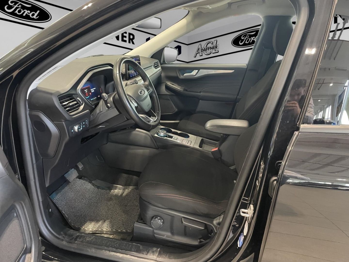 Fahrzeugabbildung Ford Kuga Plug-In Hybrid Titanium LED WINTERPAKET