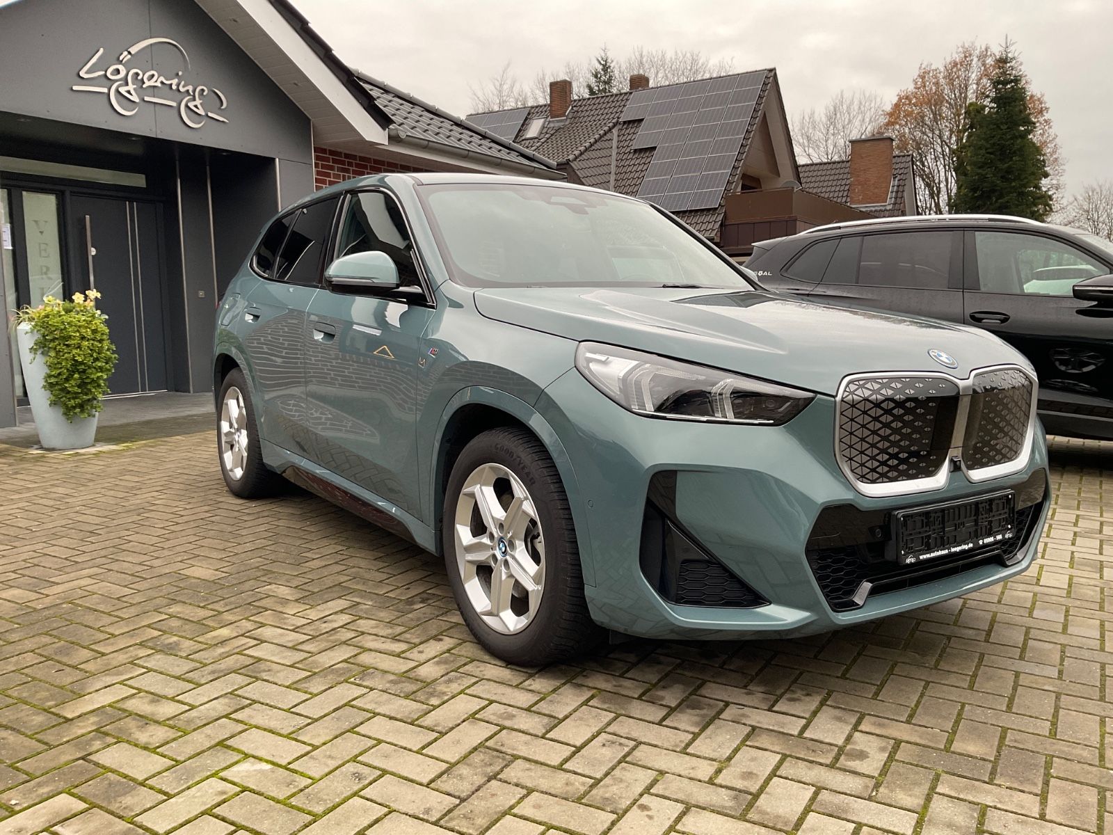 Fahrzeugabbildung BMW iX1 30 xDrive M Sport,HeadUp,Navi,Kamera