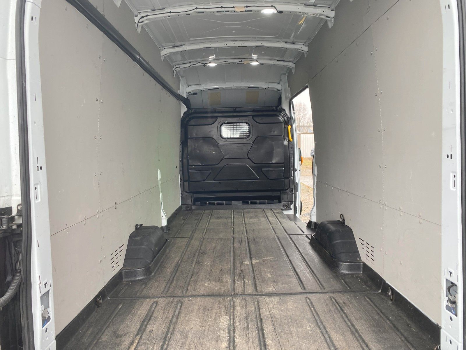 Fahrzeugabbildung Ford Transit 350 L4H3,Trend,1Hd,SHg,SHZ,58274Km