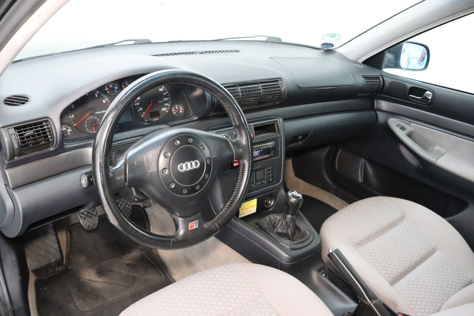 Fahrzeugabbildung Audi A4 1.6 * Flüssiggas * HU 01.2028 * s-line