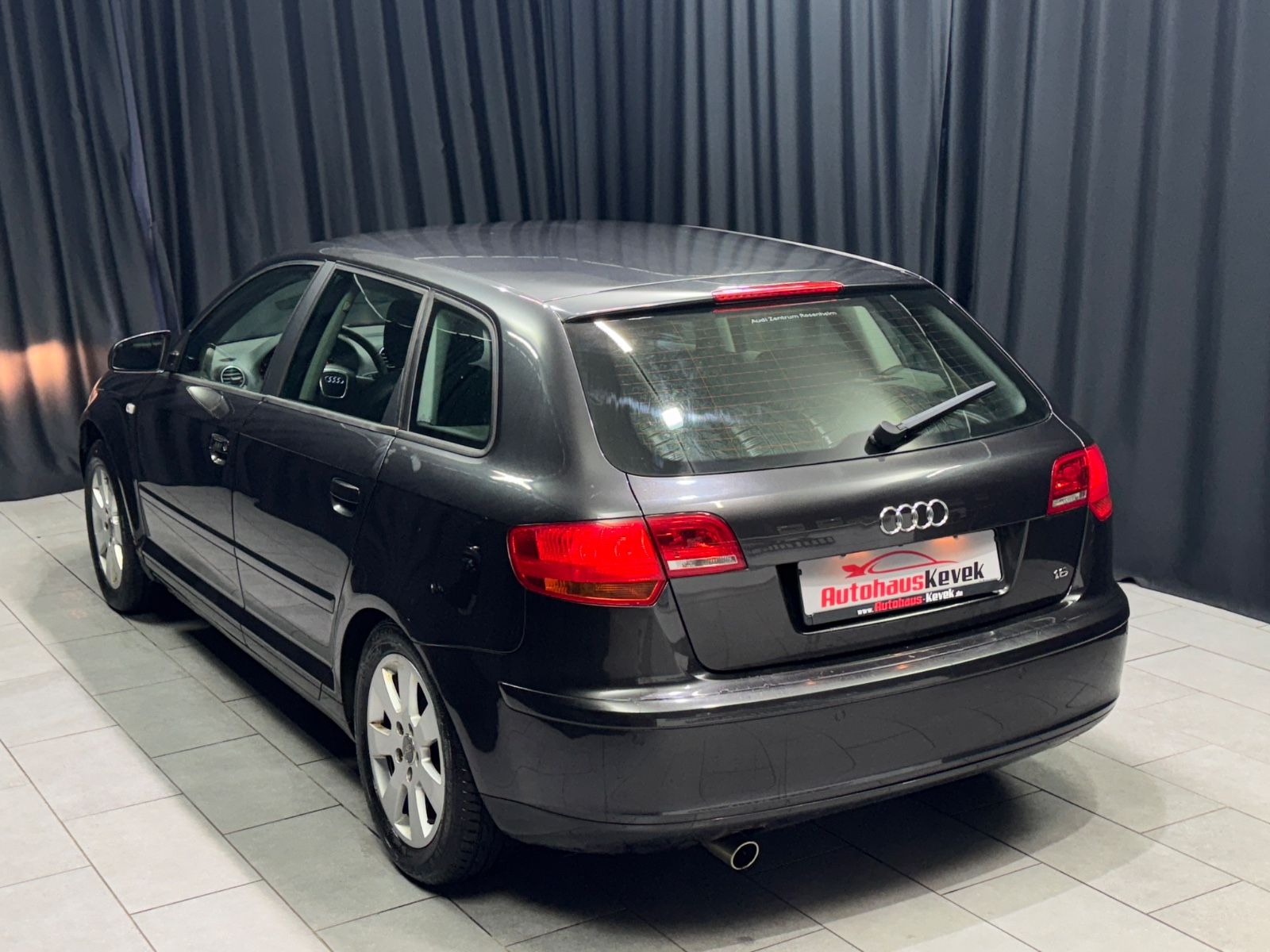 Fahrzeugabbildung Audi A3 Sportback 1.6 Ambiente