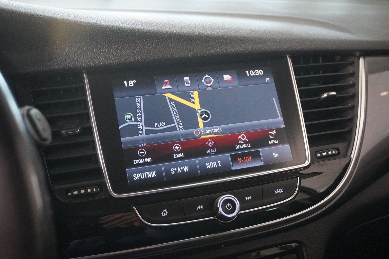 Fahrzeugabbildung Opel Mokka X 1.4 ON NAVI/LED/KAMERA/SHZ/SPORT/NEBEL