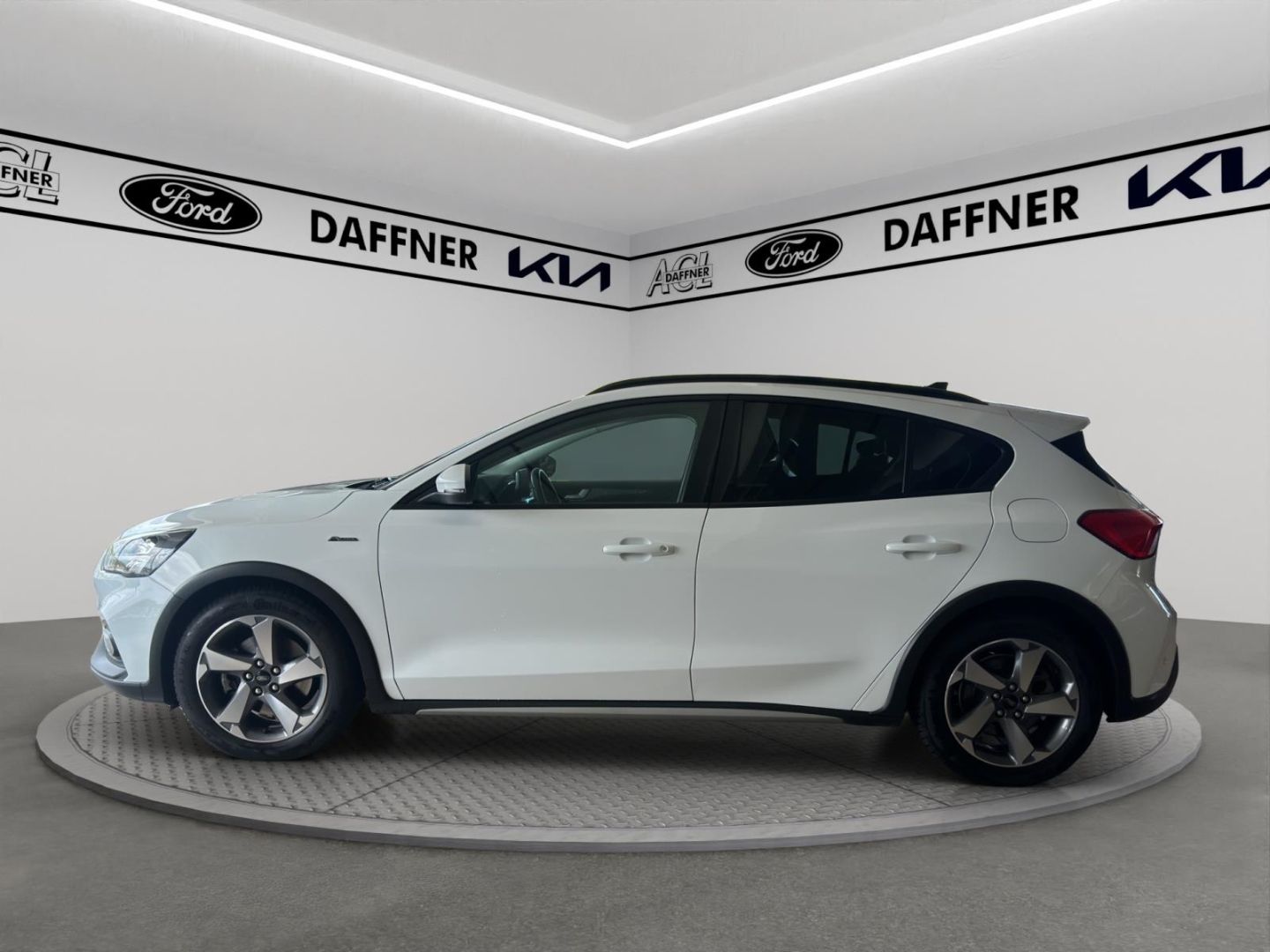 Fahrzeugabbildung Ford Focus Active, AUTOMATIK, WINTERPAKET