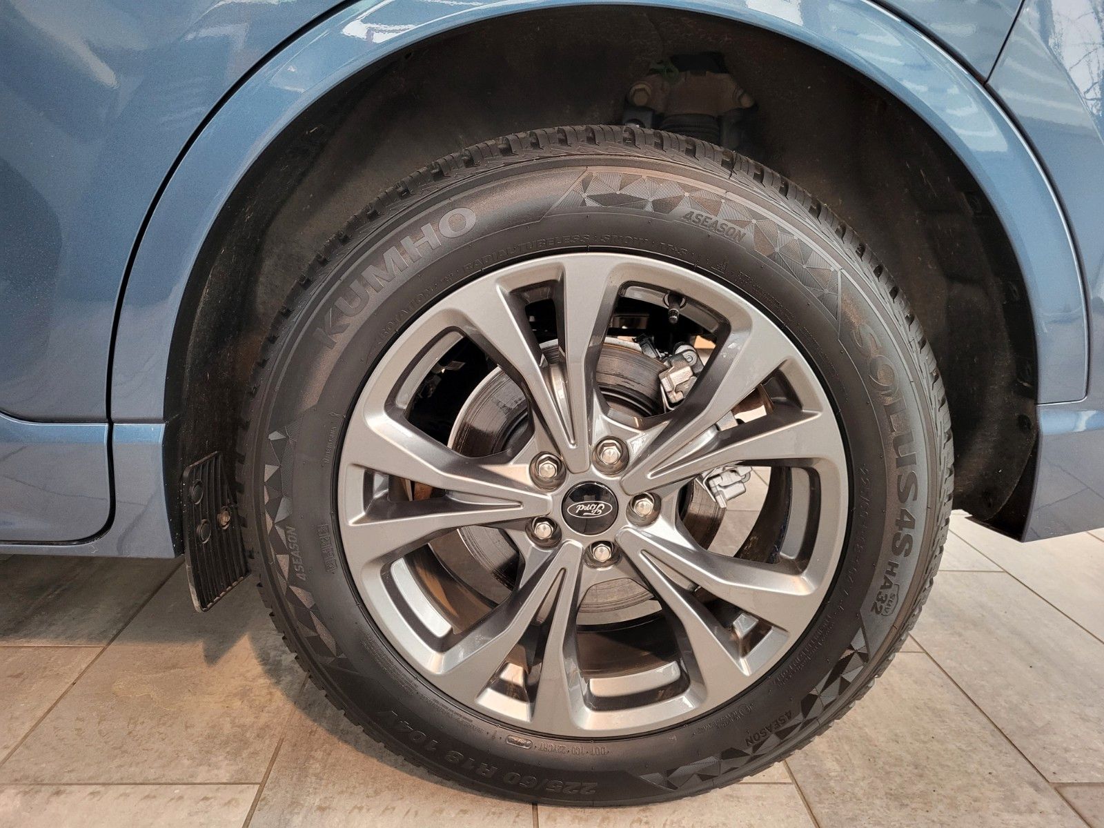 Fahrzeugabbildung Ford Kuga Plug-In Hybrid ST-Line X Panoramadach