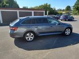 Skoda Superb 2.0 ** Style / Navi ** mit Garantie - Skoda Superb aus 2016 mit Diesel-Antrieb: Kombi, 2.0