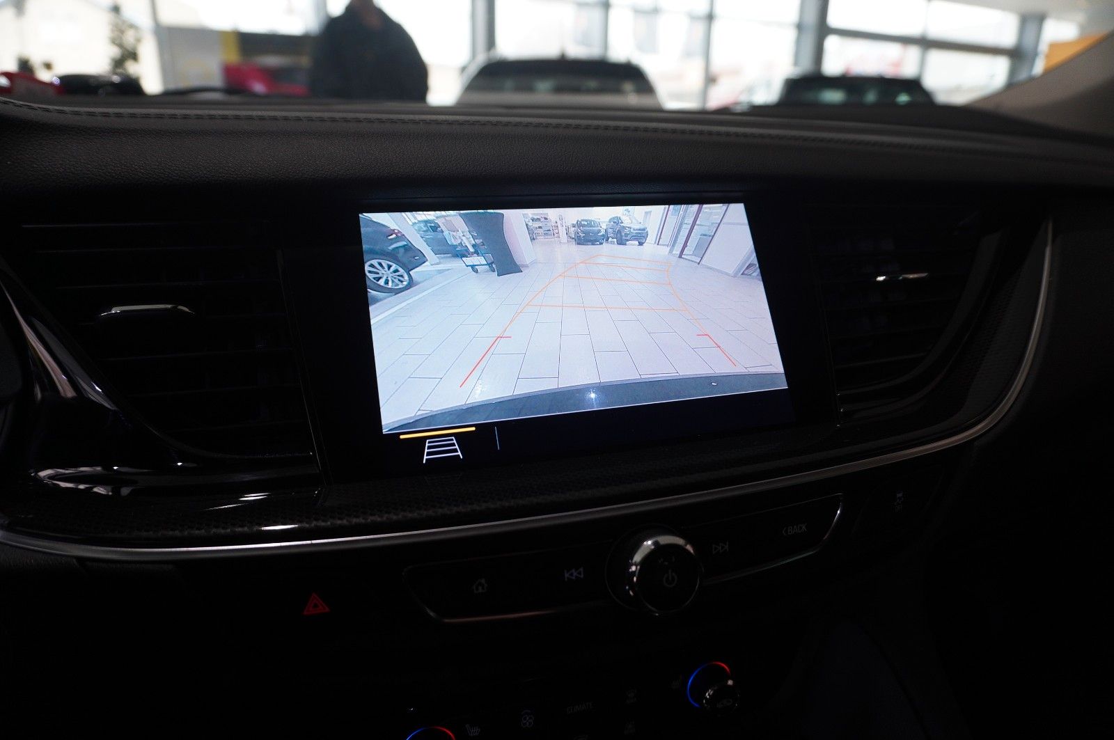 Fahrzeugabbildung Opel Insignia B ST 2.0D ELEGANCE NAVI/LED/KAMERA/DAB+