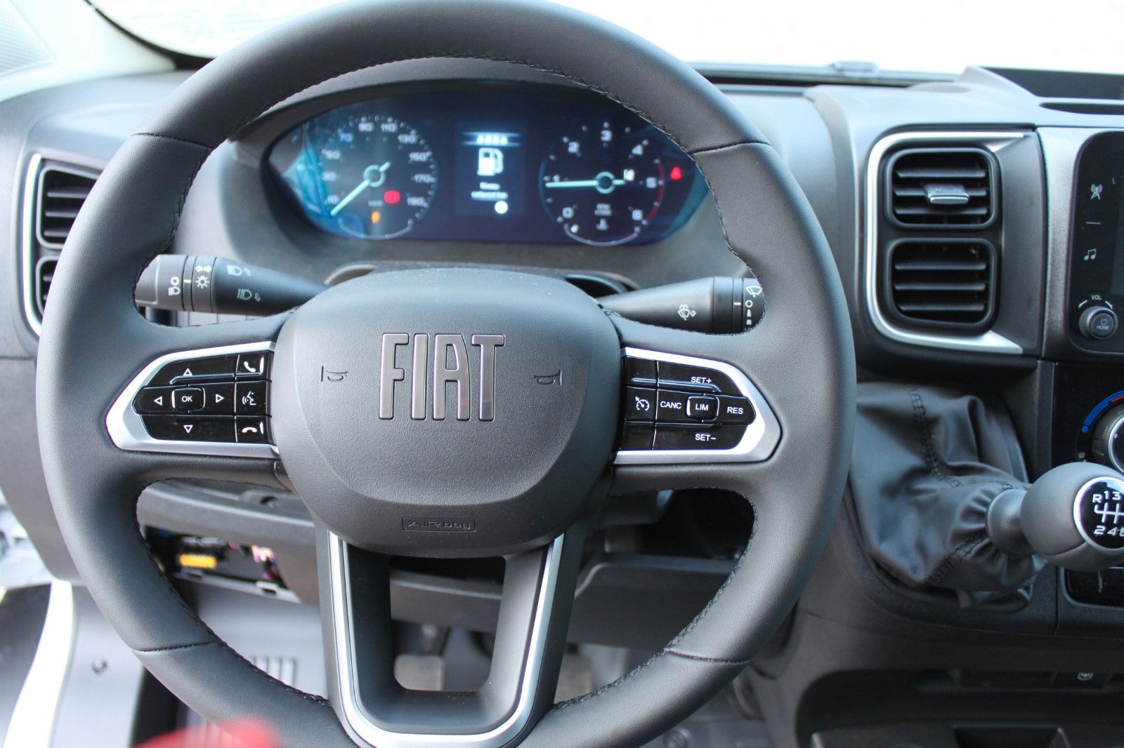 Fahrzeugabbildung Fiat Ducato DoKa  Pritsche 35 Standheizung/AHK