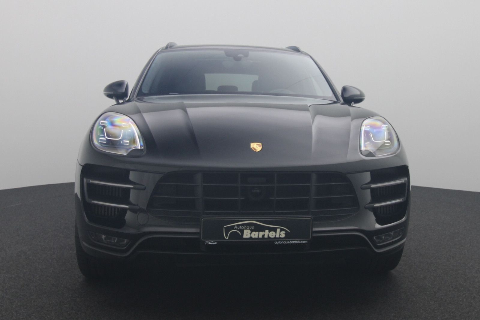 Fahrzeugabbildung Porsche Macan Turbo Performance-Paket Sport-Paket Luft