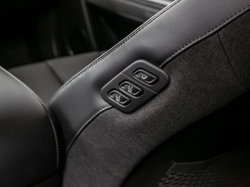 Hyundai Ioniq 5 Uniq Elektro 4WD Digitales Cockpit Navi