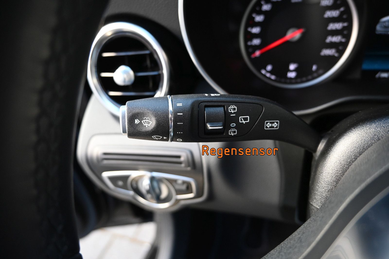 Fahrzeugabbildung Mercedes-Benz GLC 300 4MAT. °AHK°AMG INTERIEUR°SOUND°KAMERA°