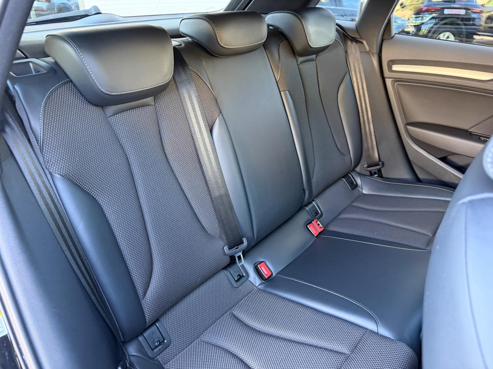Audi A3 Sportback 1.5 TFSI S line/Virtual Cockpit/LED