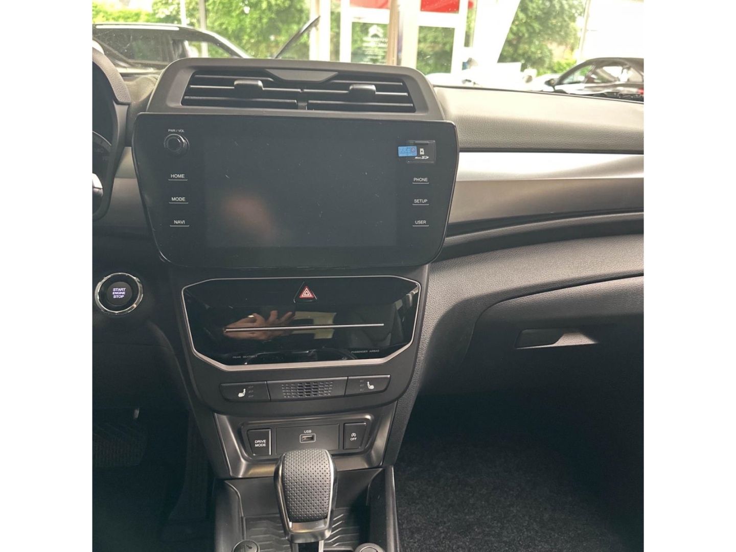 Fahrzeugabbildung KGM Tivoli Black Line 2WD 1.5 T-GDI Navi Apple CarPl