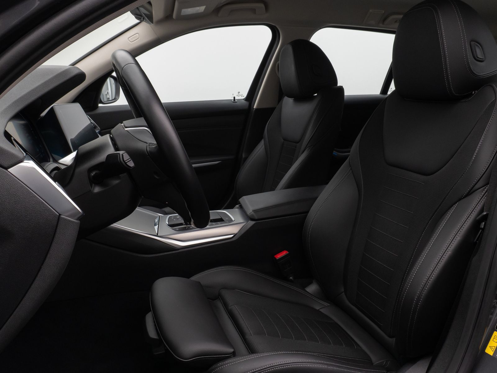 Fahrzeugabbildung BMW 330e Kamera DAB HiFi DrivingAssist Alarm Sport