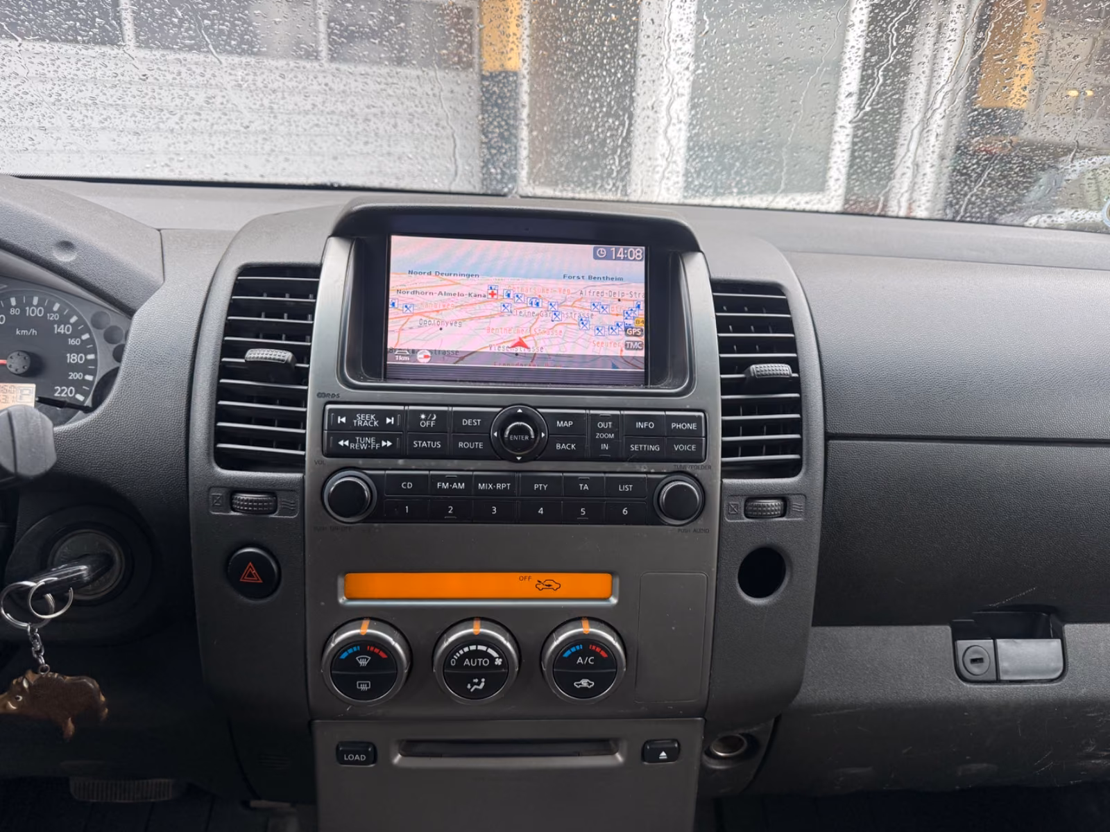 NISSAN NAVARA PICKUP DOUBLE CAB PLATINUM 4X4 | 171 ch | BVA | TOIT OUVRANT | VOLANT EN CUIR