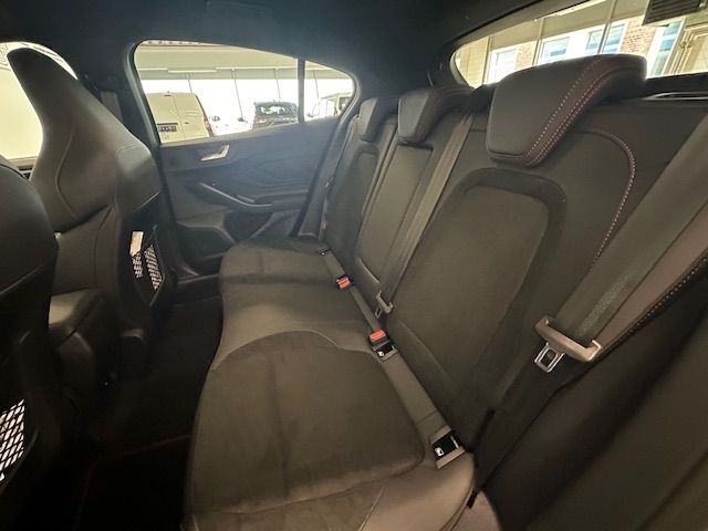 Fahrzeugabbildung Ford Focus ST X 2.3 EcoBoost EU6e