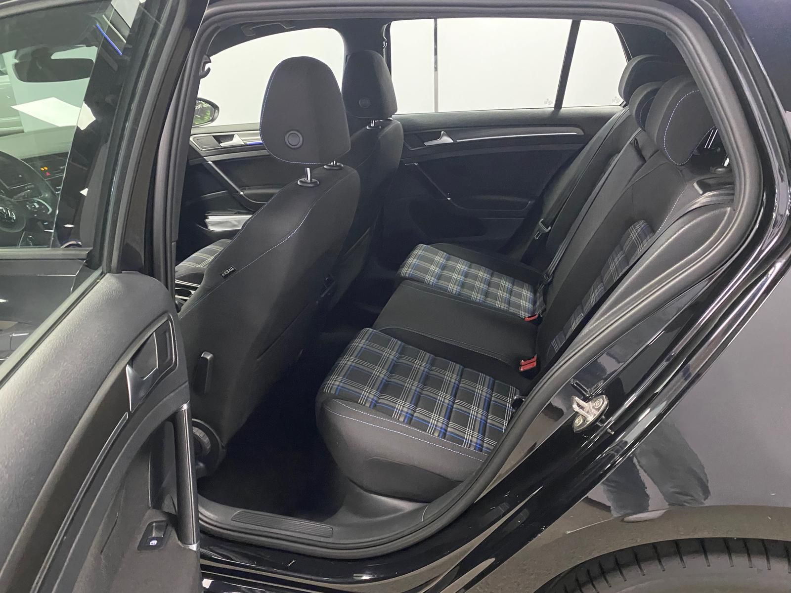 Fahrzeugabbildung Volkswagen Golf VII 1.4 PLUG-IN HYBRID GTE+AHK+MATRIX+ACC