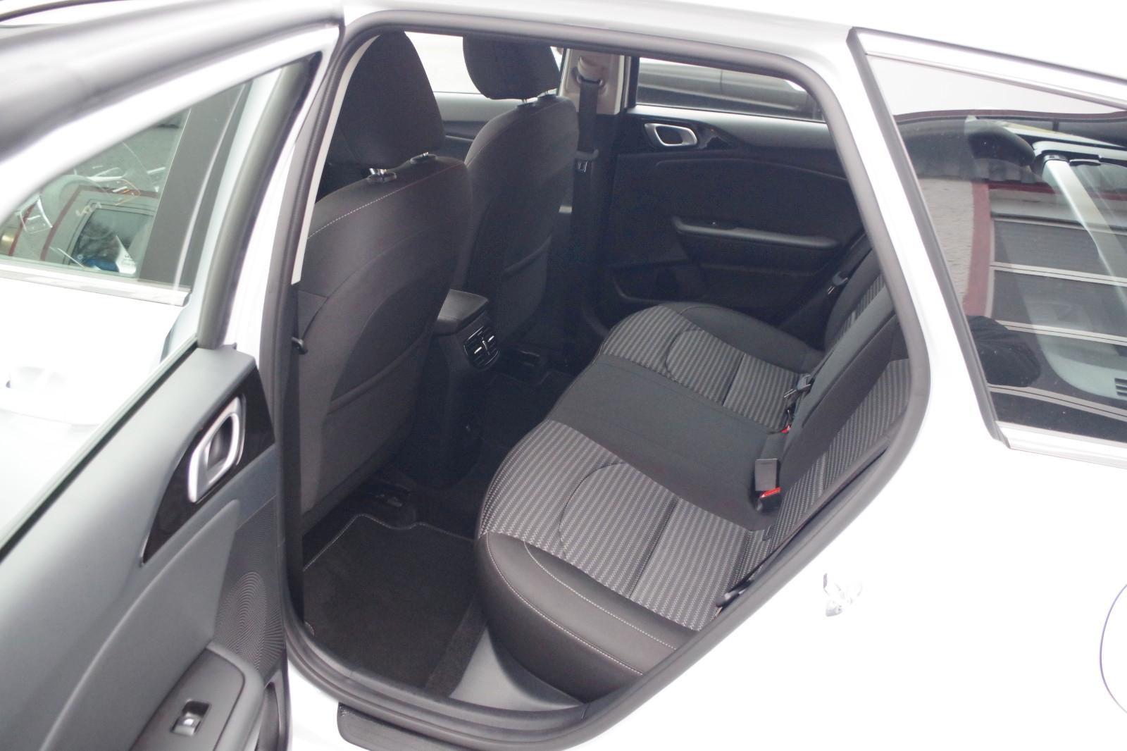 Kia Ceed Sportswagon 1.6 CRDi DCT Vision