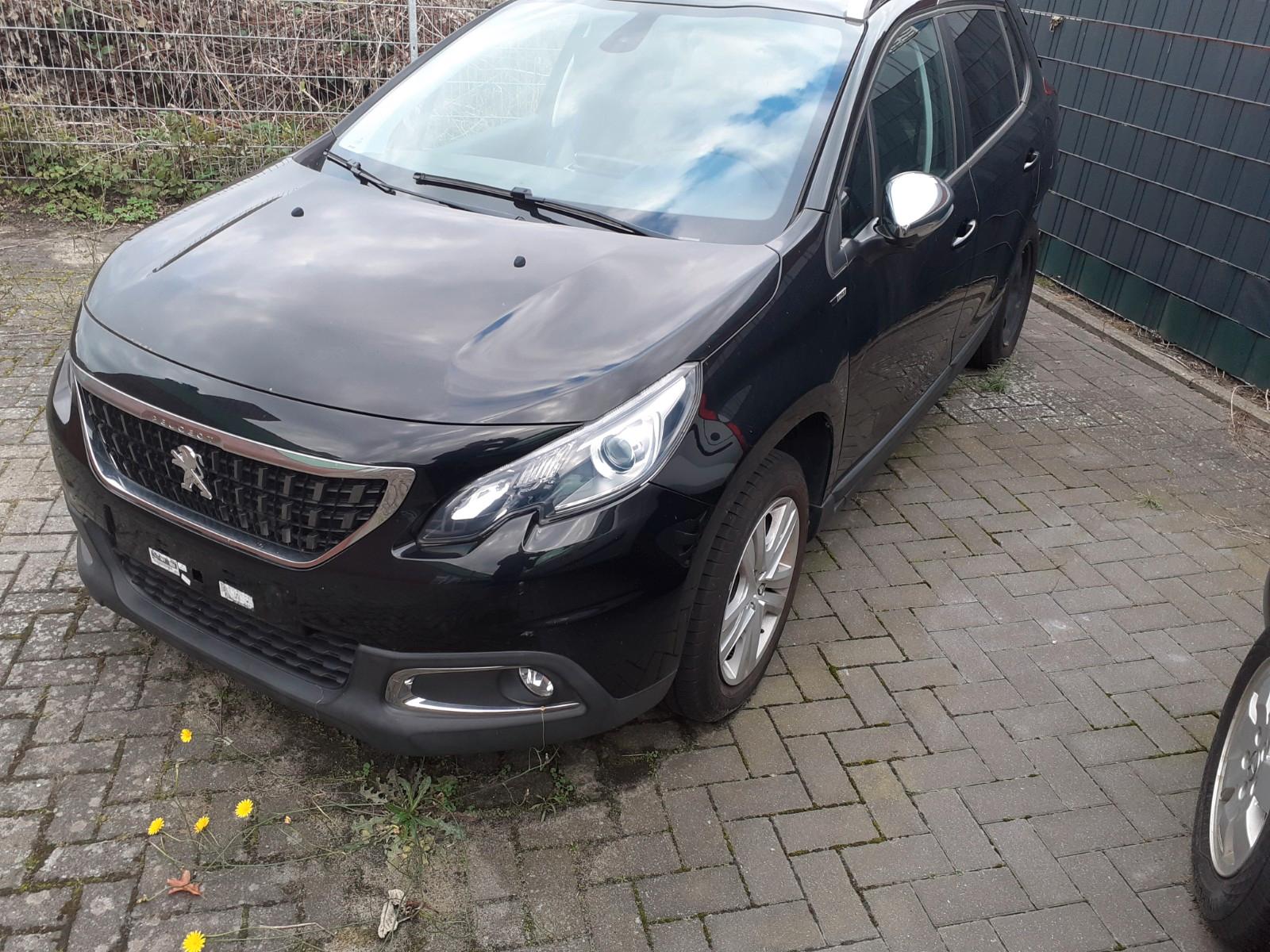 Peugeot 2008 Style, orig 26TKM, Heckschaden