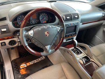 Porsche Cayenne *LEDER*NAVI*KLIMA*BOSE*BI-XENON*TEMPOMAT