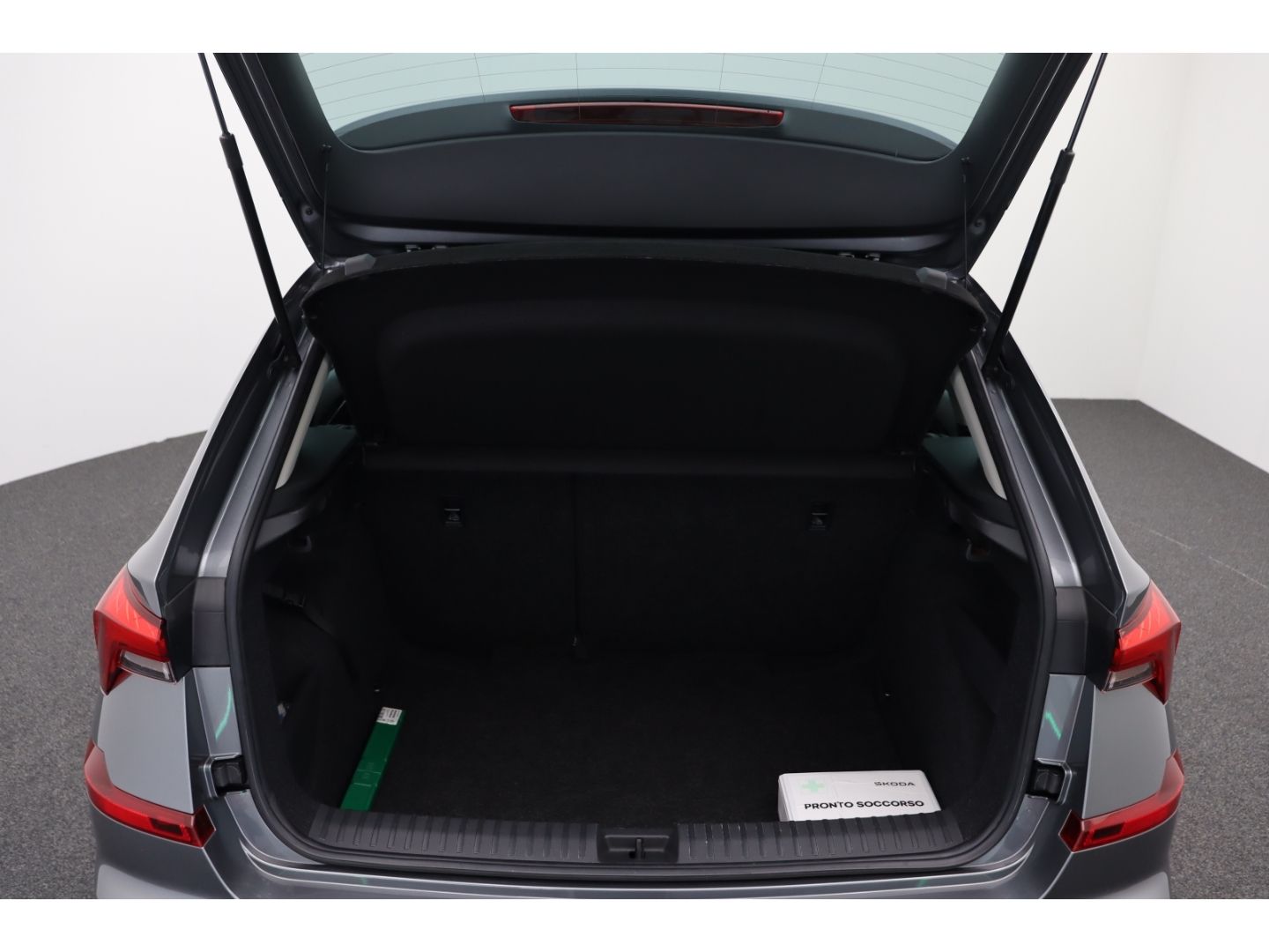Fahrzeugabbildung SKODA Kamiq 1.0 Selection Kamera SHZ Einparkhilfe vorn