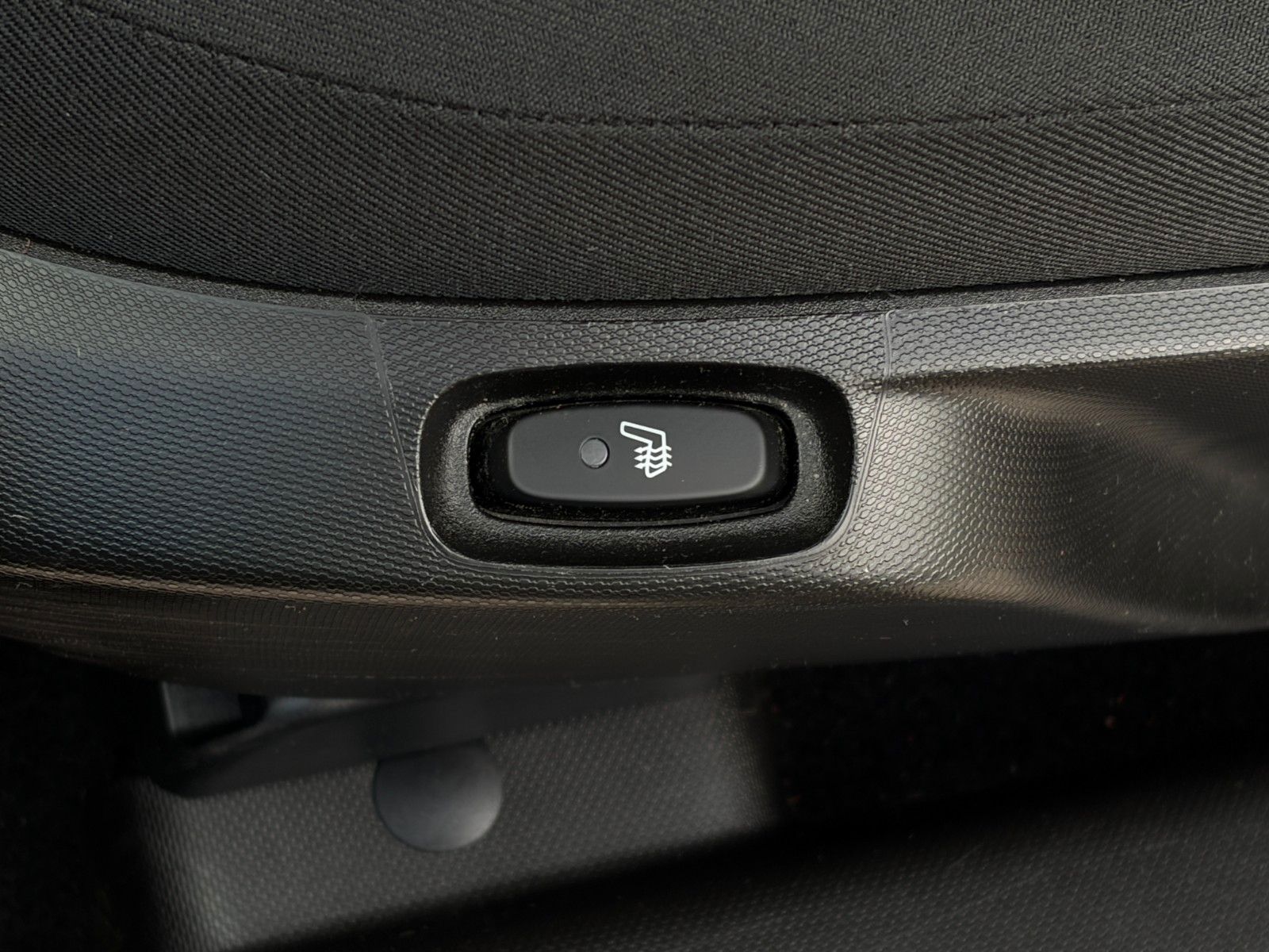 Fahrzeugabbildung Smart ForTwo Coupe EQ 60kW SHZ PDC Temp. Klima CarPlay
