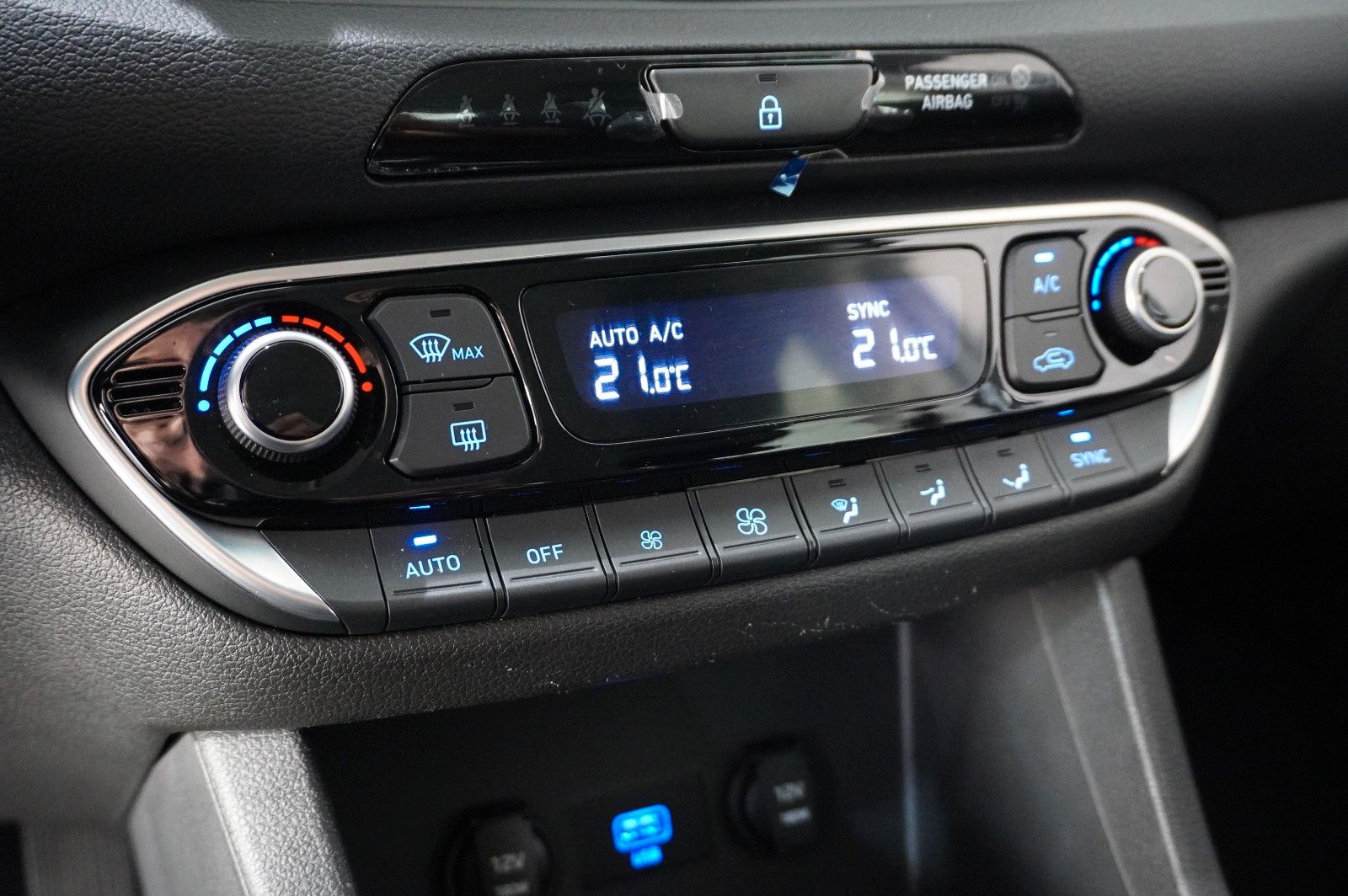 Fahrzeugabbildung Hyundai i30 LIM. 1.5 T-GDI 48V NAVI/LED/SPORT/KAMERA/DAB