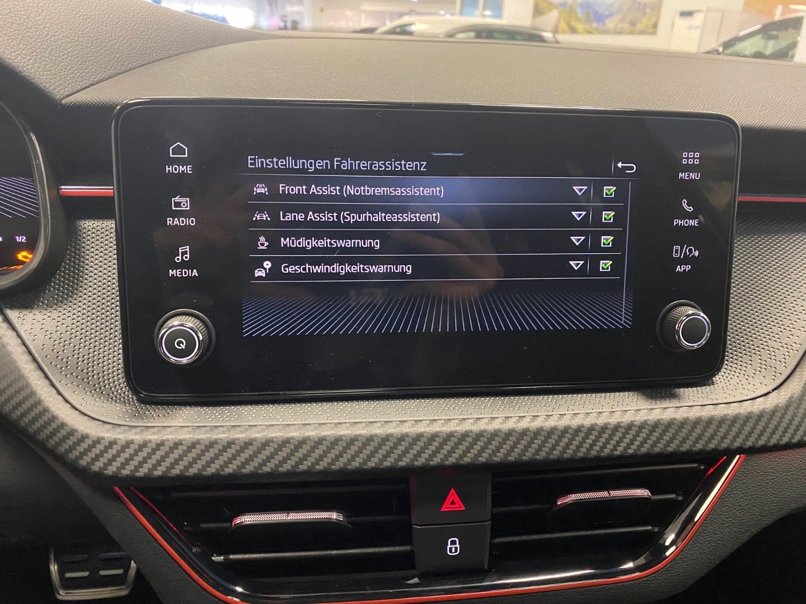 Fahrzeugabbildung SKODA Kamiq 1.5 TSI ACT DSG Monte Carlo+MATRIX+APP++++