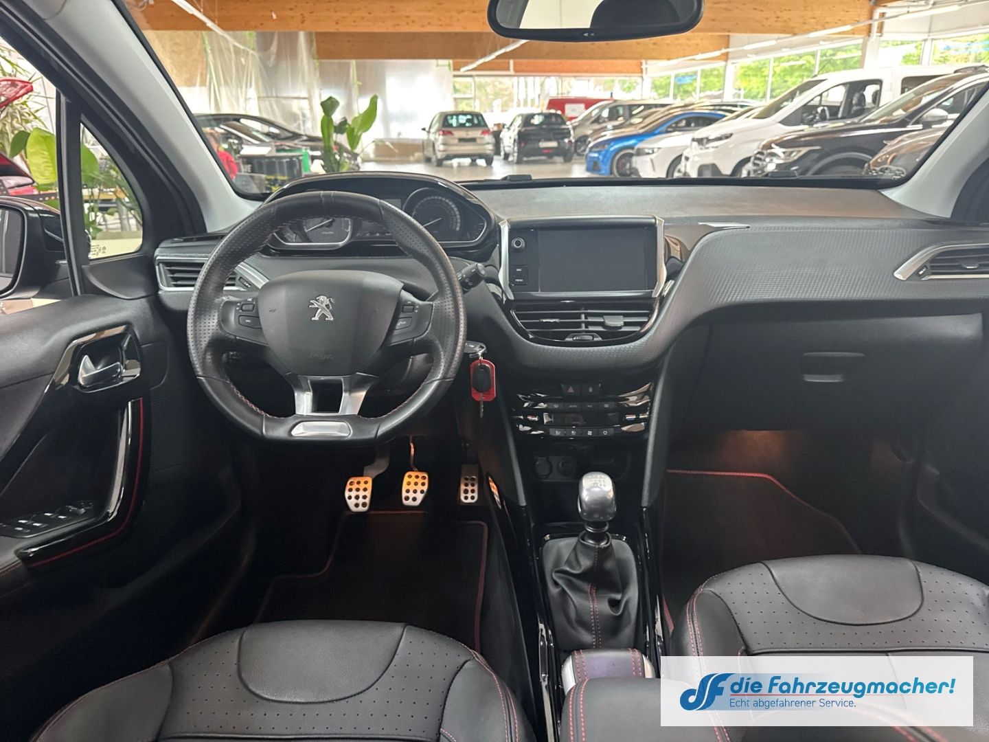 Fahrzeugabbildung Peugeot 2008 GT-LINE Allure Panorama Navi Leder ACC 2-Zo