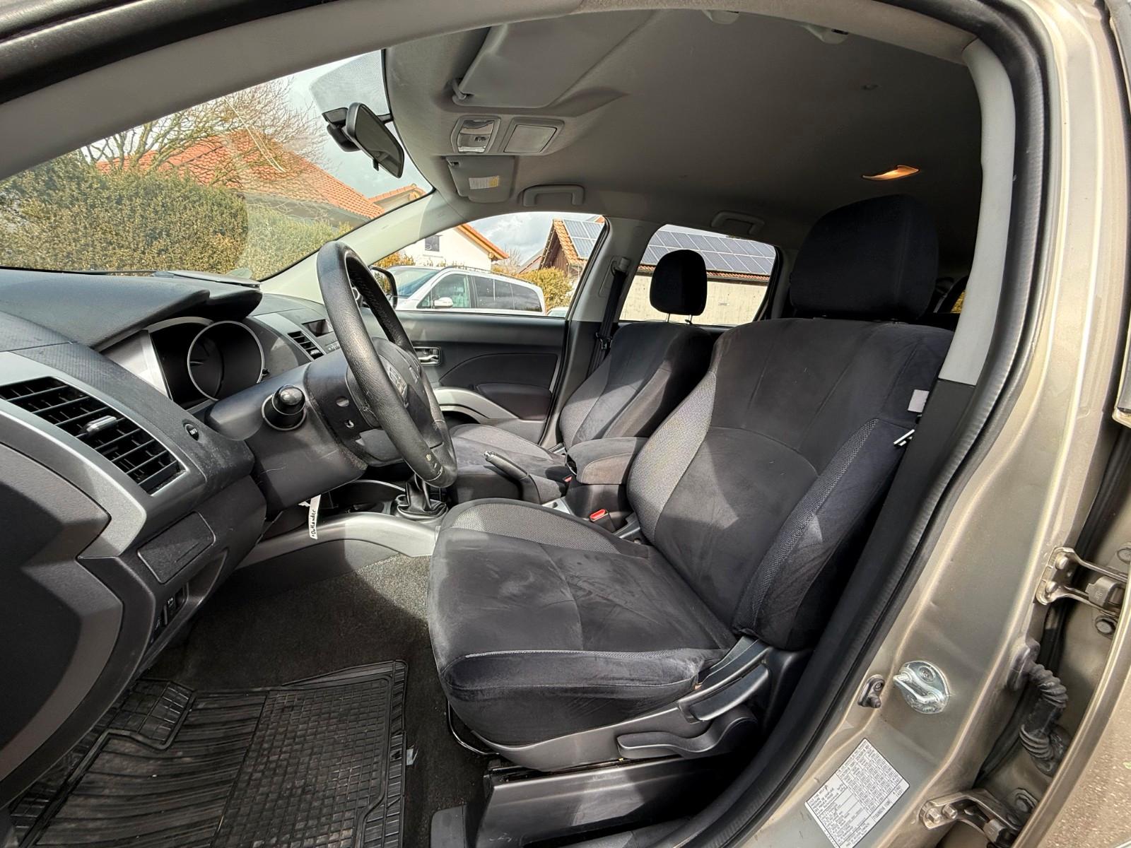 Mitsubishi Outlander 2.4-Allrad-Klima-7 Sitze-PDC-Tüv 07/28