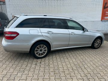 Mercedes E 220 - 11