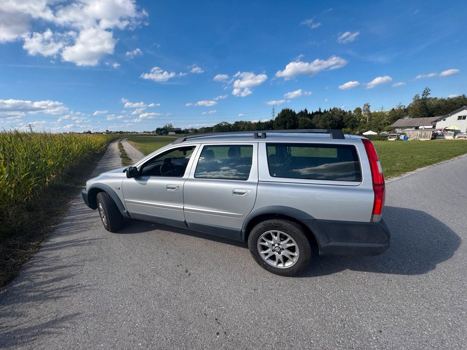 Volvo XC70 2004 — engine 209 HP (154kW)