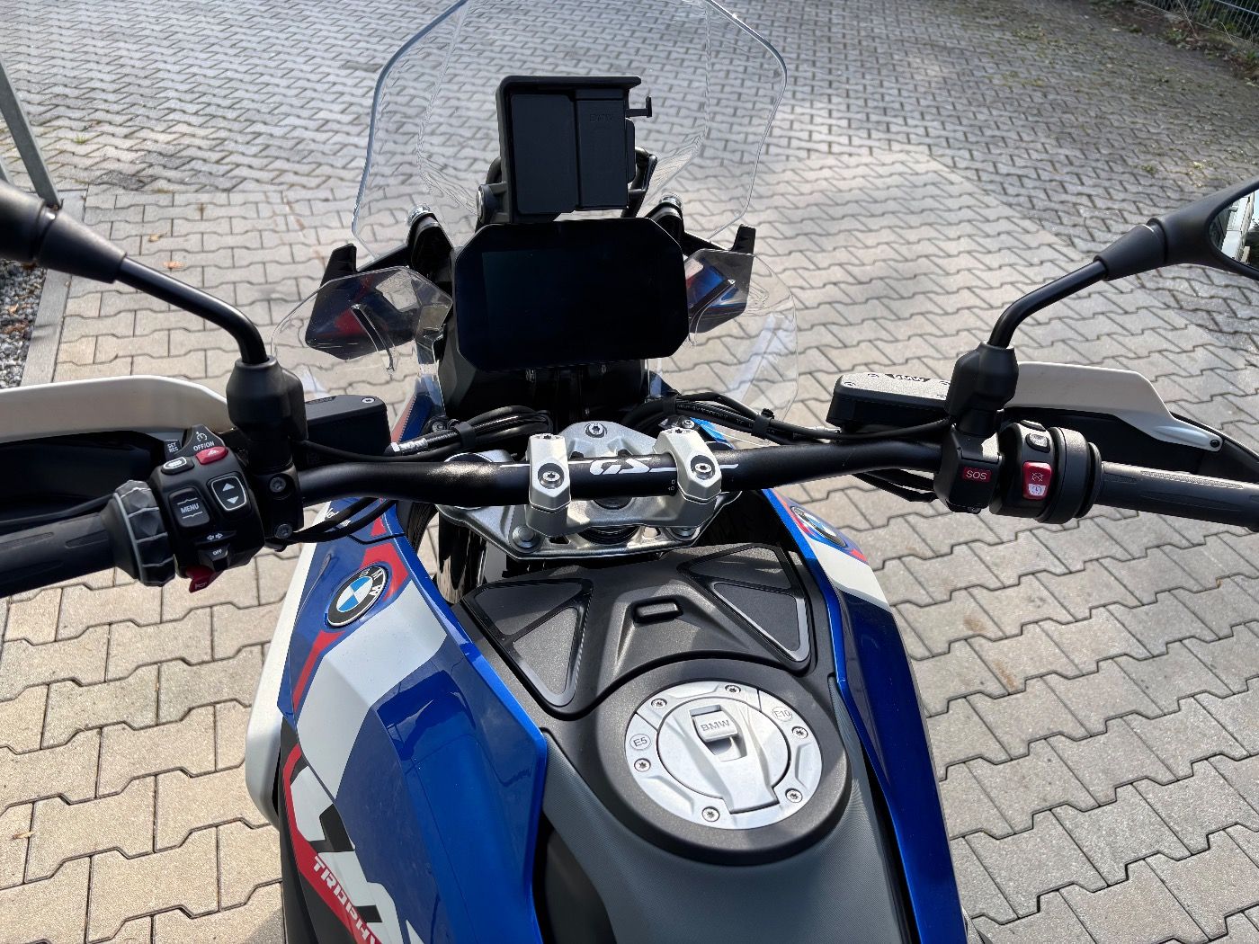 Fahrzeugabbildung BMW R 1300 GS Trophy 4 Pakete Fahrzeughöhenregelung
