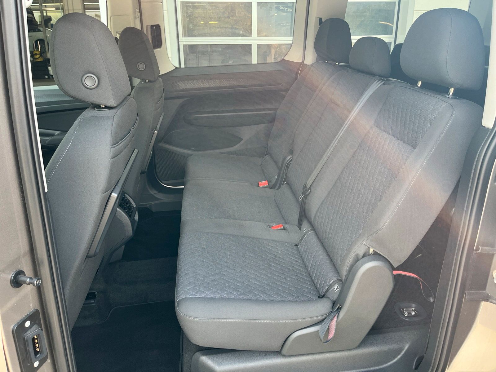 Fahrzeugabbildung Volkswagen Caddy Maxi 1.5 TSI DSG Life AHK ACC KAMERA