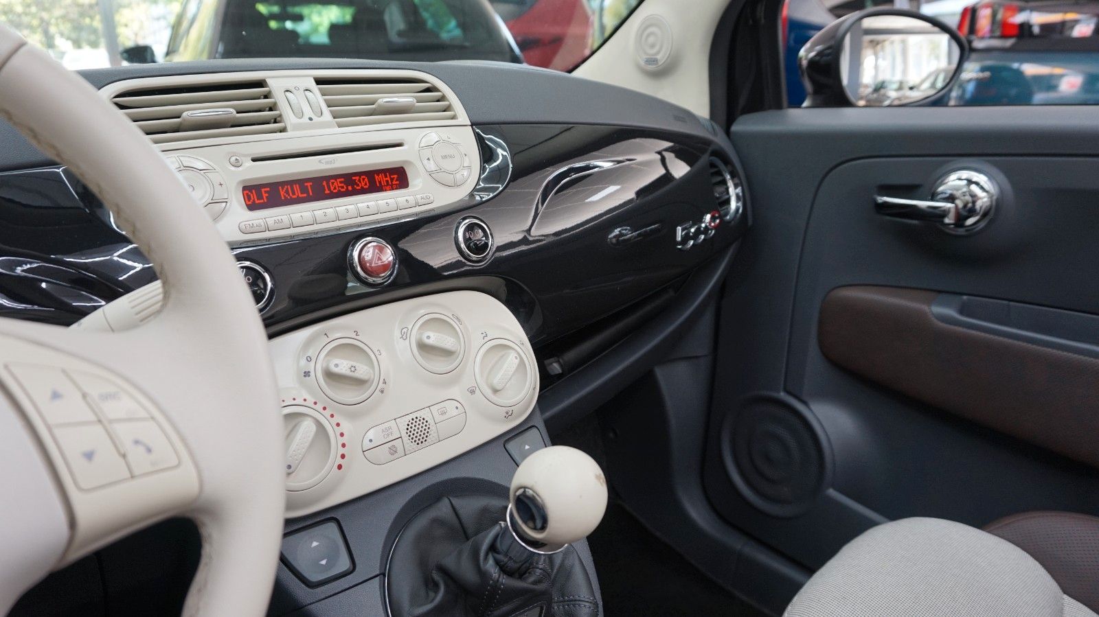 Fahrzeugabbildung Fiat 500 Lounge Cabrio  Scheckh. gepfl. TÜV neu