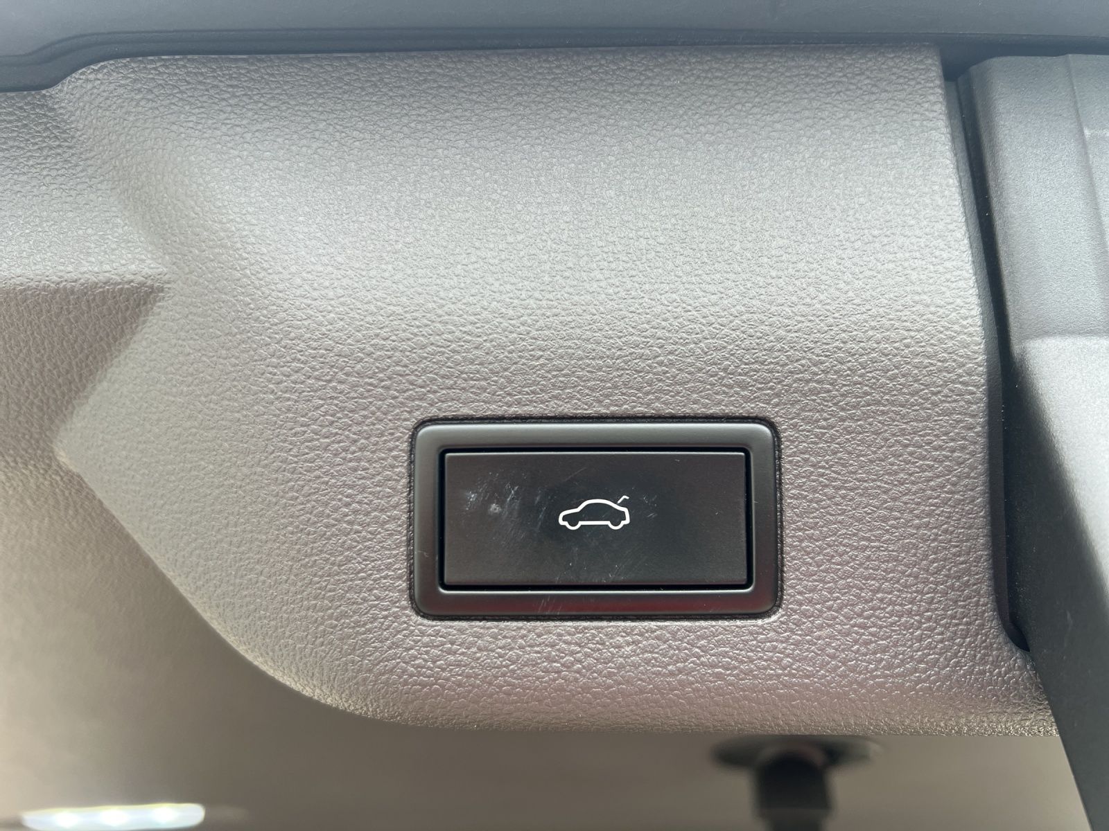 Fahrzeugabbildung Volkswagen T7 Multivan eHybrid Life Standhzg. LED AHK Navi