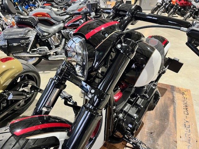 Fahrzeugabbildung Harley-Davidson FXBRS Breakout 117cui CVO UmbauUmbau