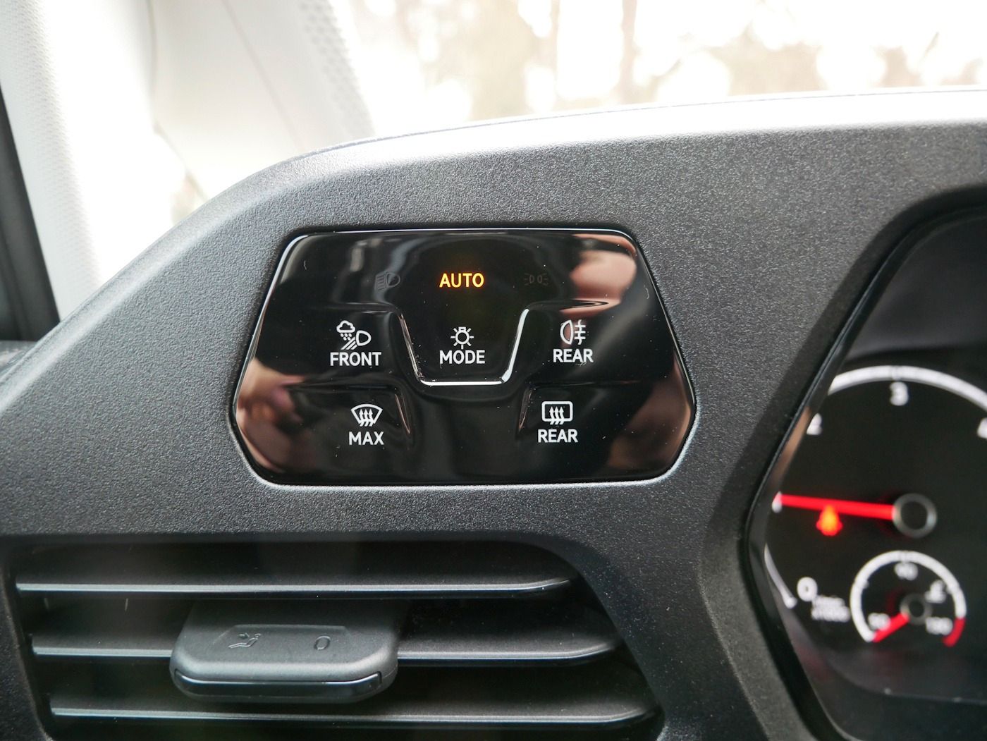 Fahrzeugabbildung Volkswagen Caddy California 2.0 TDI Camper AHK DSG SHZ LED