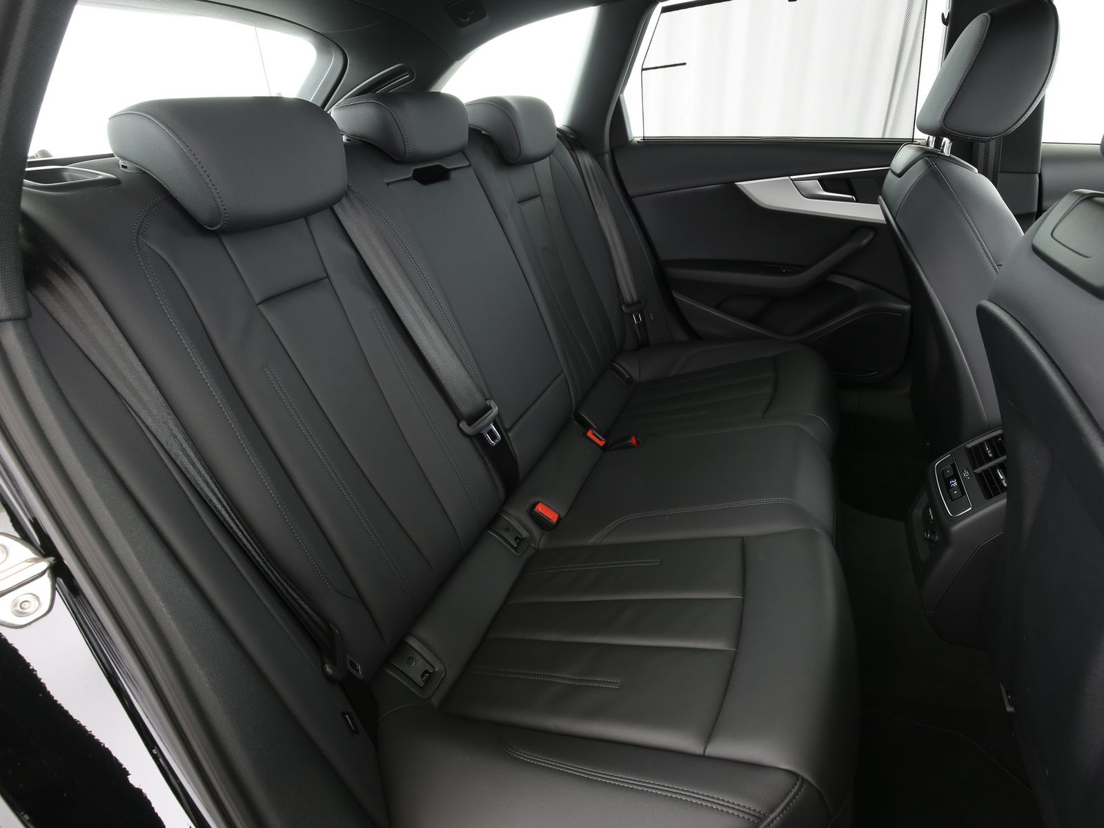 Audi A4 - Bild 15