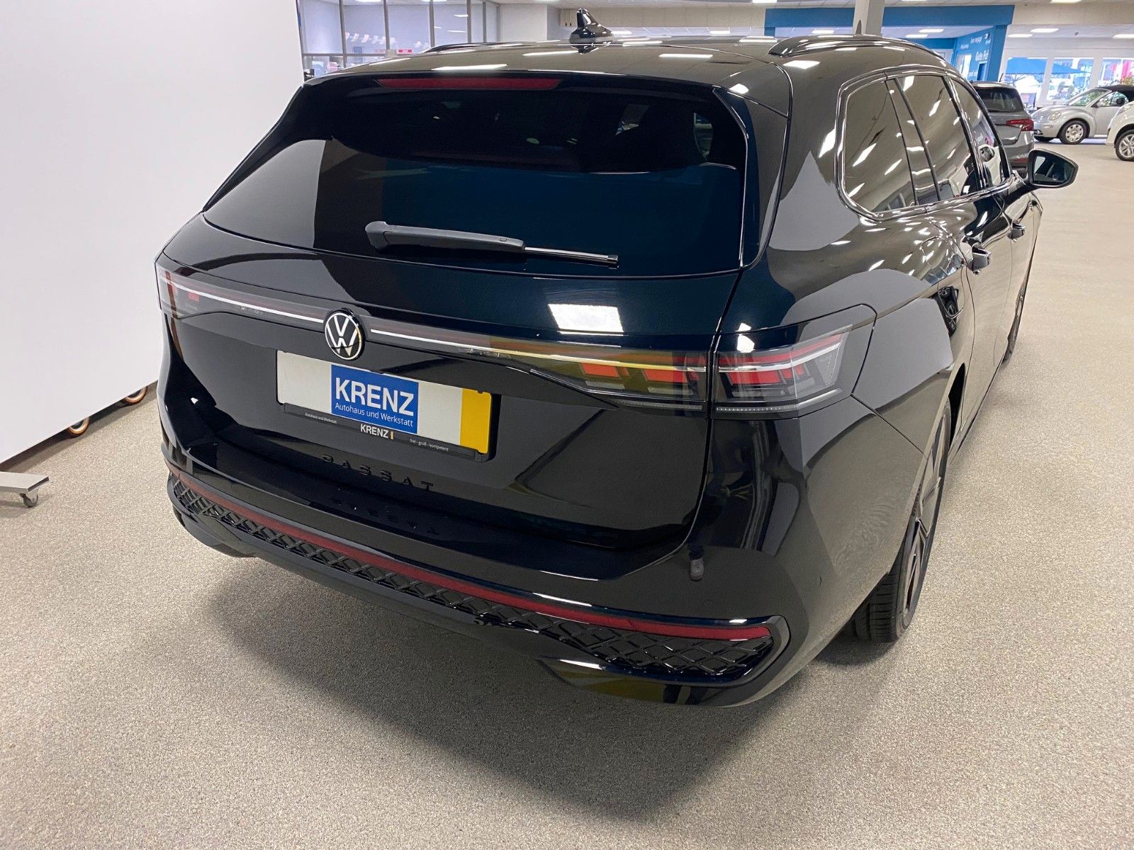 Fahrzeugabbildung Volkswagen Passat Variant 1.5 TSI R-Line+NAVI+MATRIX+AHK+