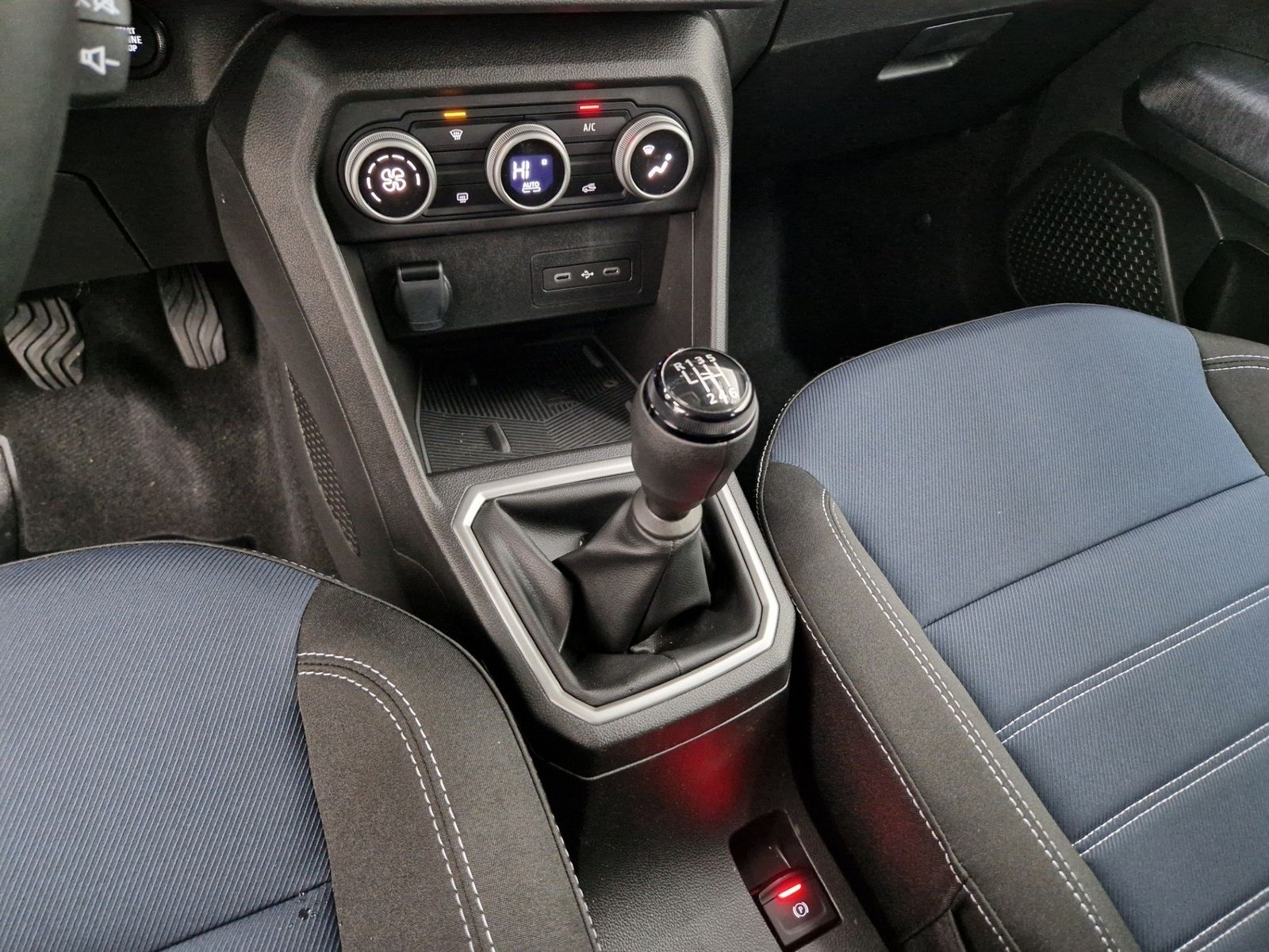 DACIA Sandero  Journey Eco-G 120 Driving Benzin/Gas – Bild 20