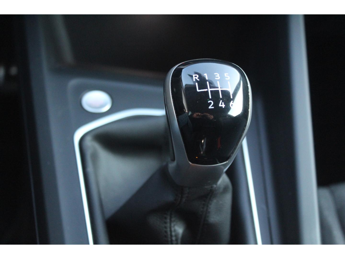 Volkswagen Golf 8 1.5 TSI Move KAMERA NAVI LED ACC SHZ GRA, миниатюра 18