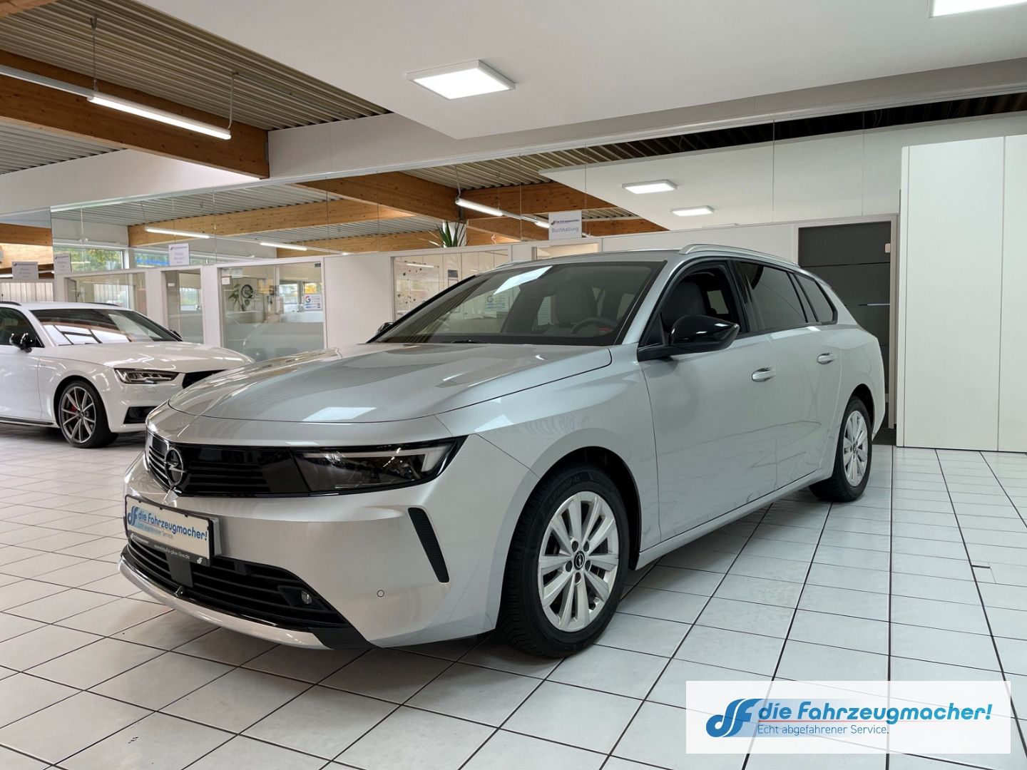 Fahrzeugabbildung Opel Astra L Sports Tourer Elegance Navi LED Apple Ca