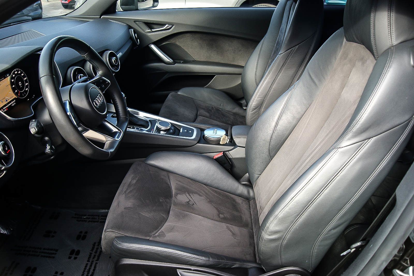 Fahrzeugabbildung Audi TT Coupe 2.0 TFSI S-tronic QUATTRO VIRTUAL LED