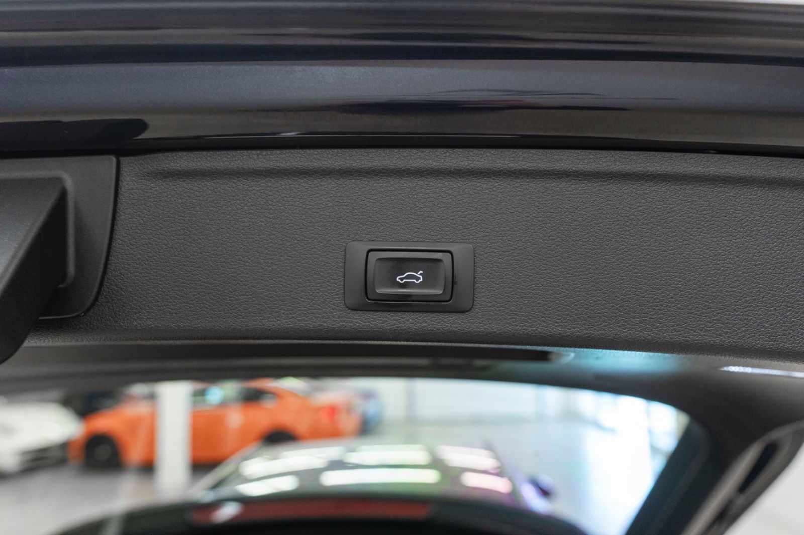 Fahrzeugabbildung Audi A4 Avant Quattro H&K ACC TOTW SHZ PDC NAV