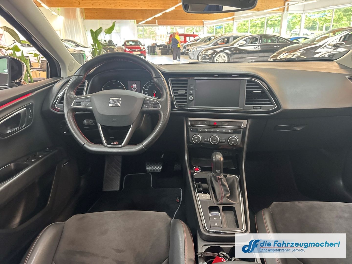 Fahrzeugabbildung SEAT Leon ST FR Panorama Navi Leder LED Sperrdiff. AC