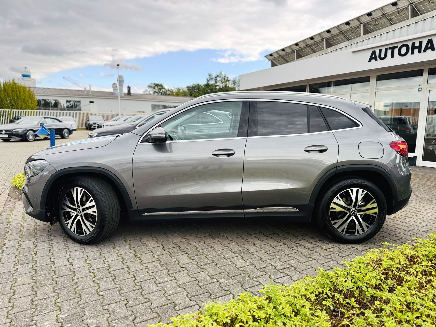 Fahrzeugabbildung Mercedes-Benz GLA 200 PROGRESSIVE ADVANCED, 360°, Totwinkel, W